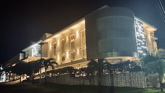 Grand Vilia Hotel (no online)